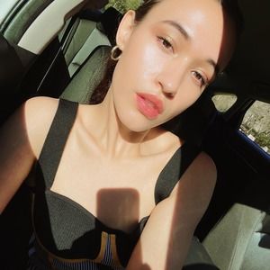 Meet your Posher, Taniia